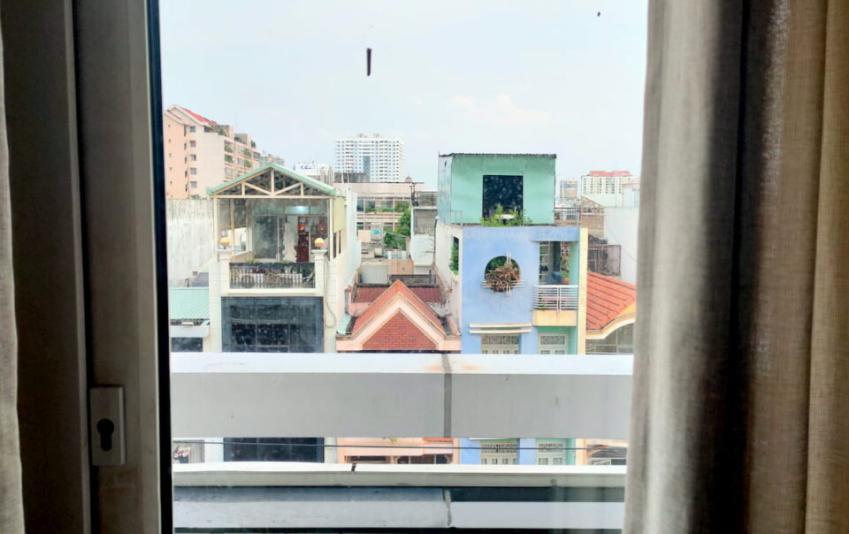 Khách sạn ở quận Tân Phú có cửa sổ trời